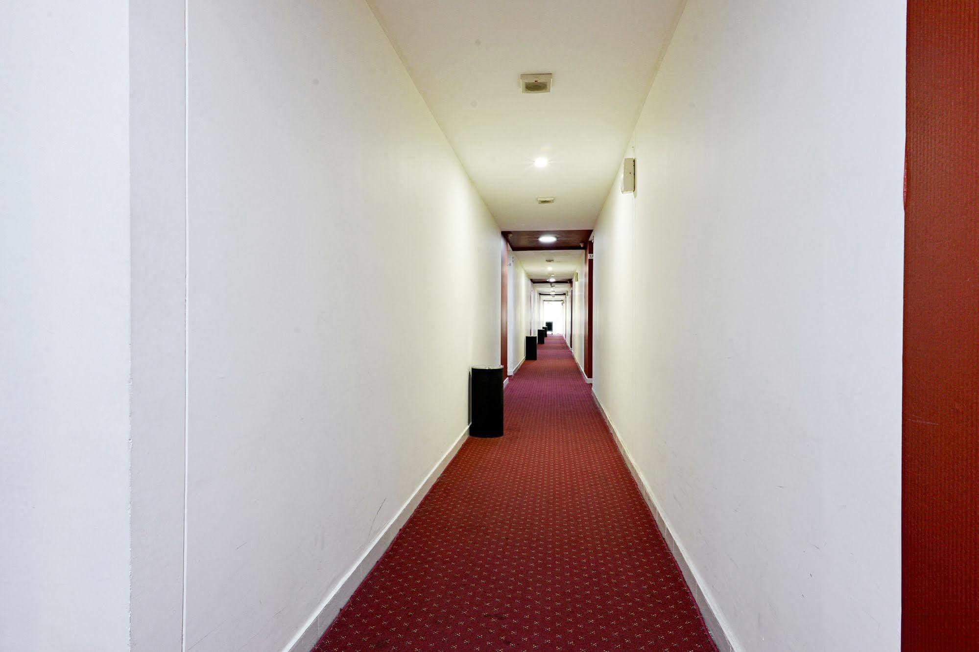 Zen Rooms Basic Tangerang Aeropolis Luaran gambar