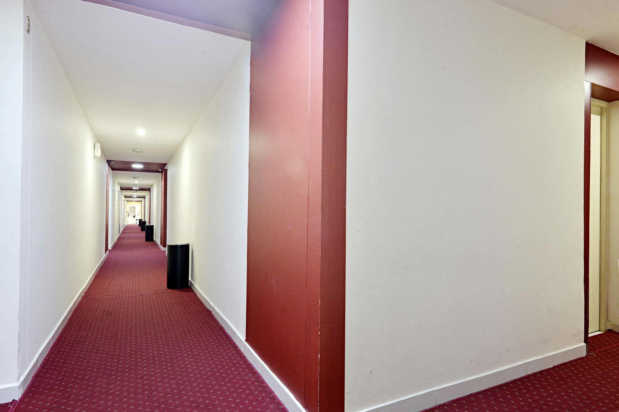 Zen Rooms Basic Tangerang Aeropolis Luaran gambar